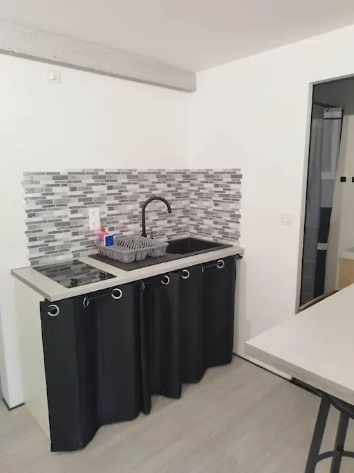 Apartment Charmant Studio Pour 3 Personnes Briec